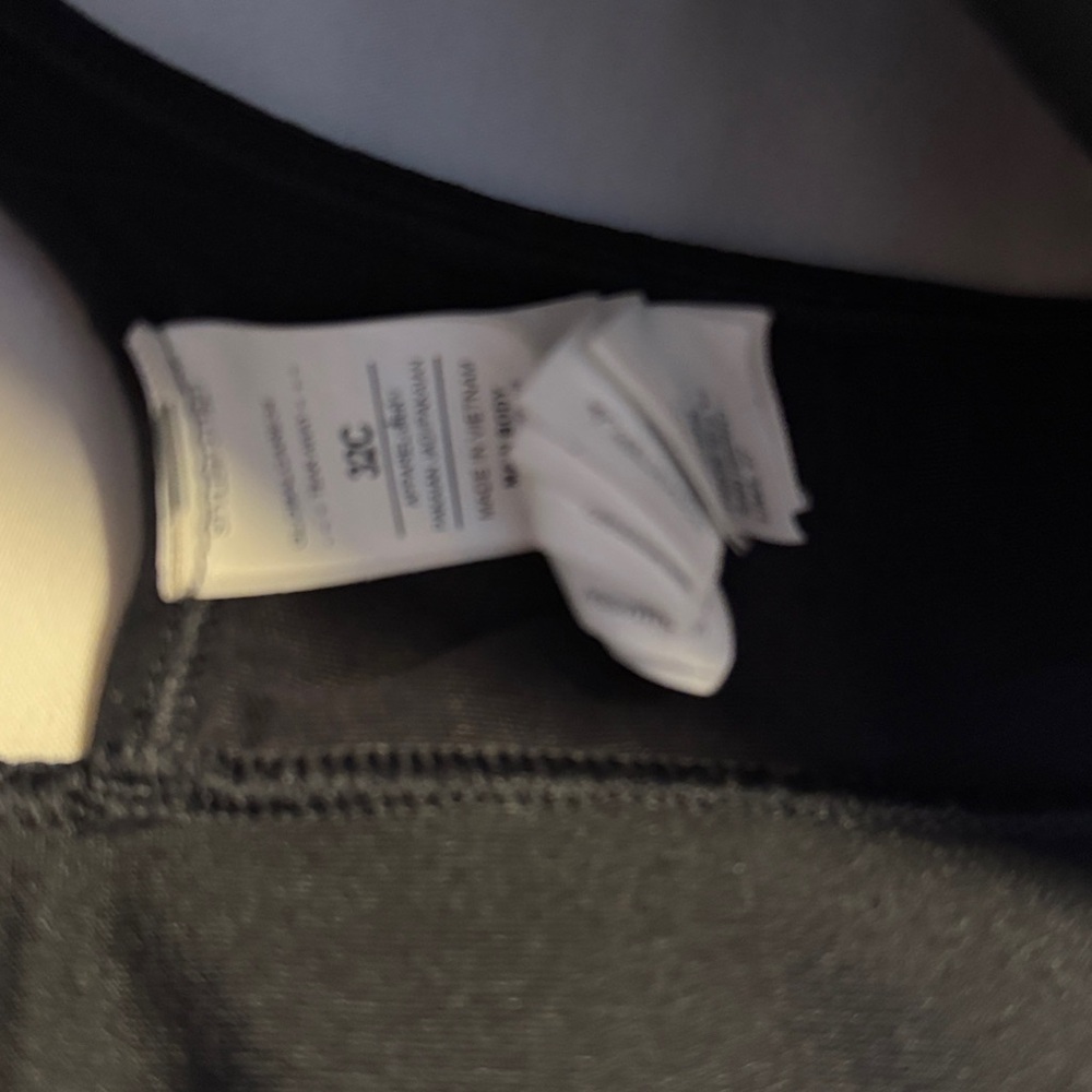 Under Armour Fitted Women's Black Sports Bra - Picture 5 of 5